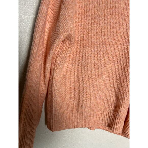 American Eagle Basic Coral Knit Sweater Size Medium - Picture 2 of 6